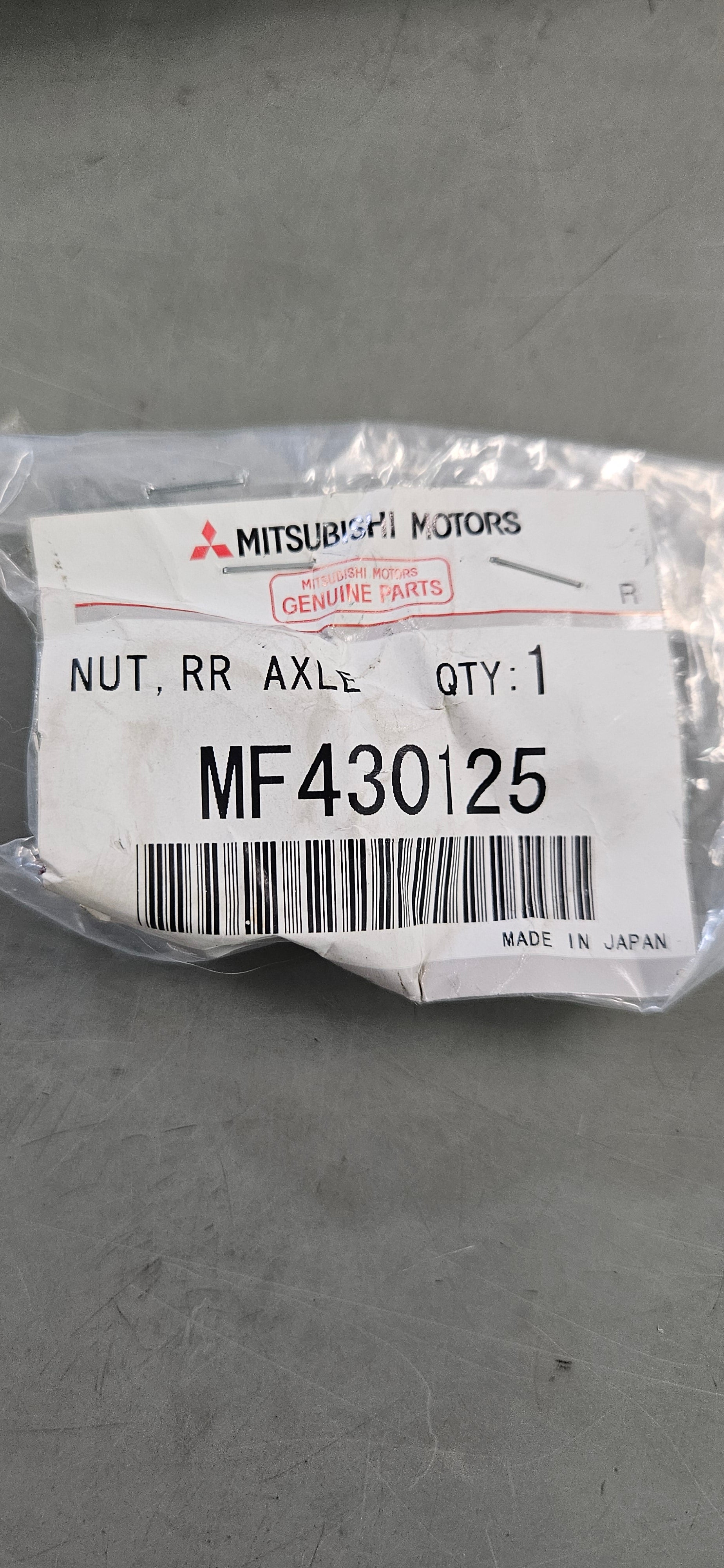 Mitsubishi OEM 3000GT Stealth RR Axle Nut